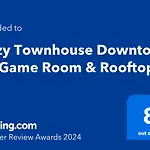 Cozy Townhouse Downtown W/ Game Room & Rooftop