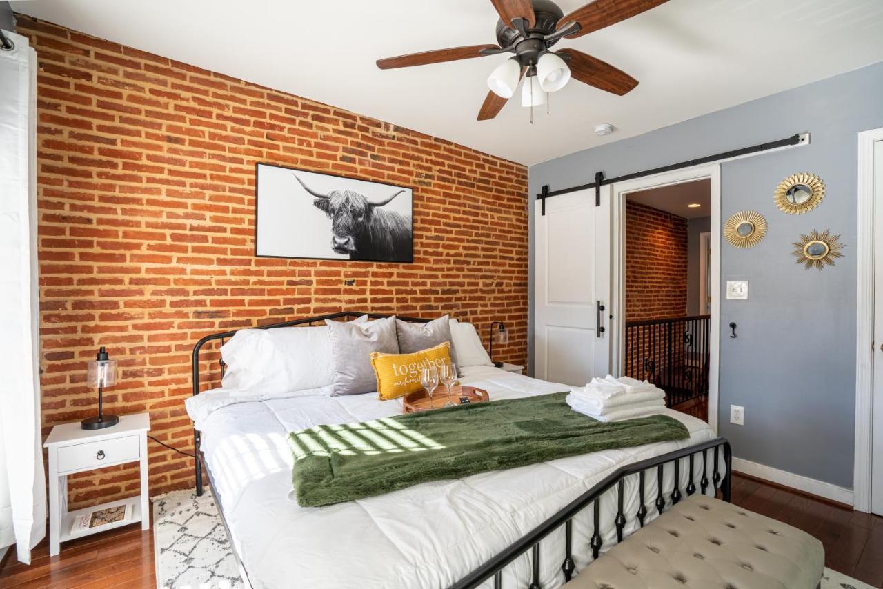Cozy Townhouse Downtown W/ Game & Rooftop