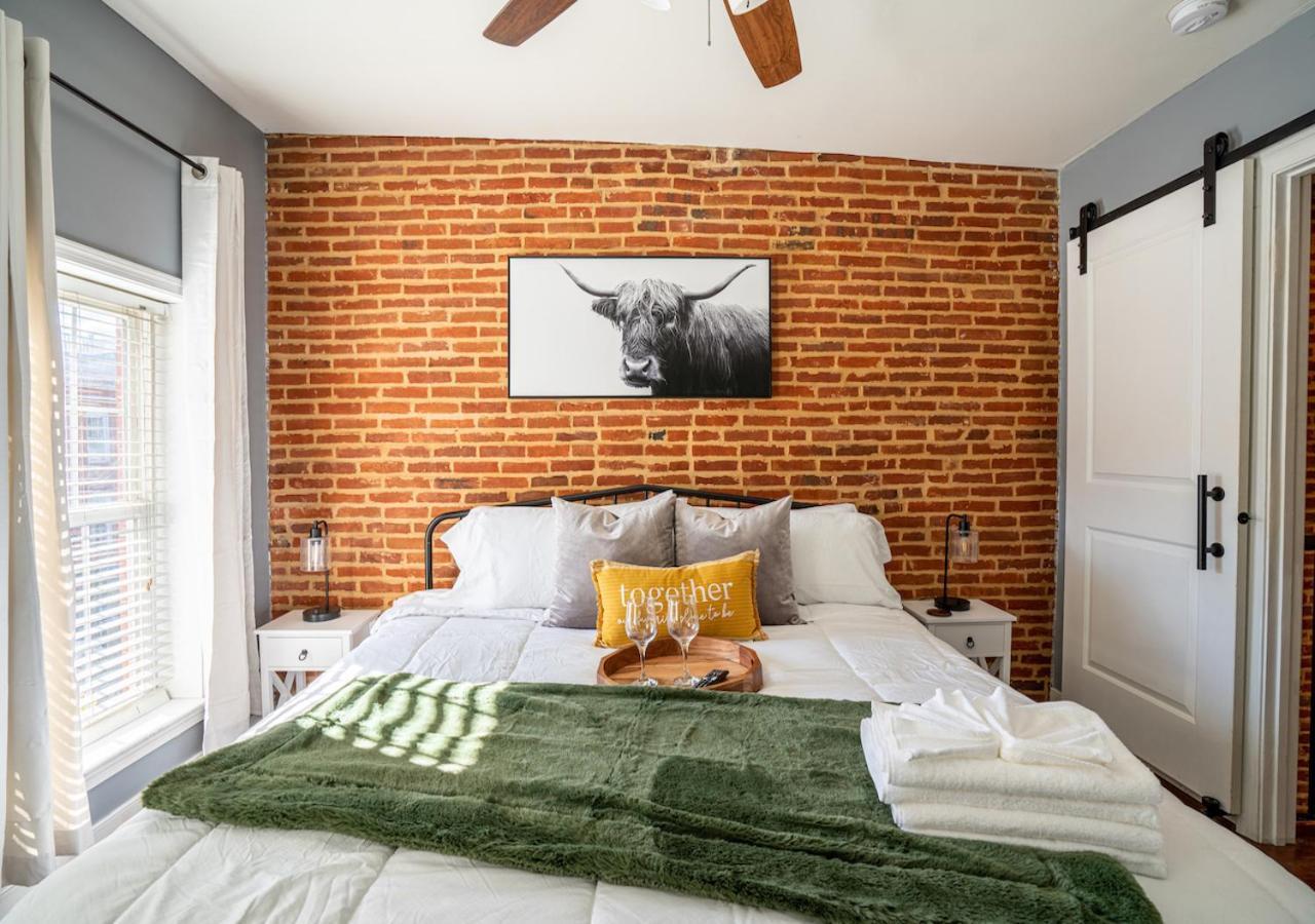 Cozy Townhouse Downtown W/ Game & Rooftop