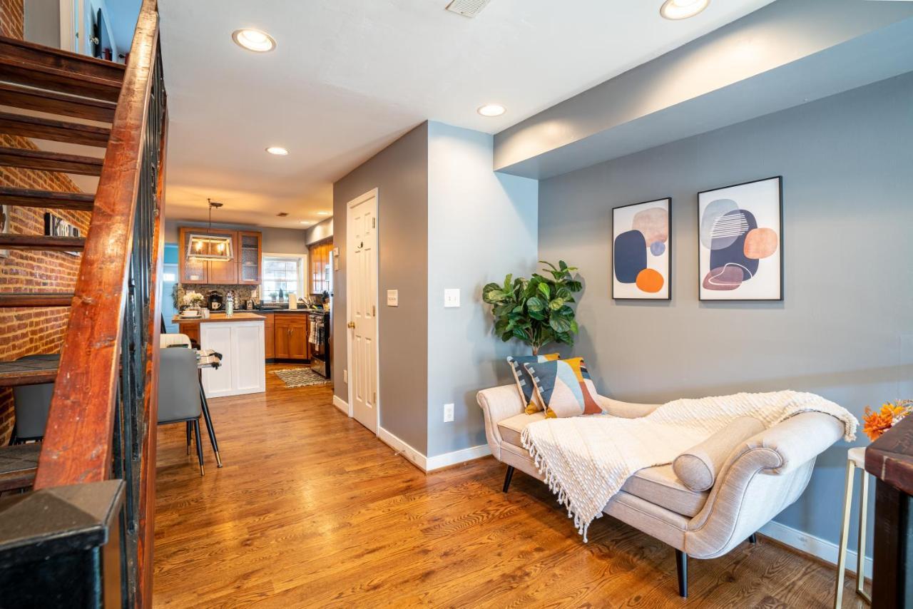 Cozy Townhouse Downtown W/ Game & Rooftop Holiday home Baltimore
