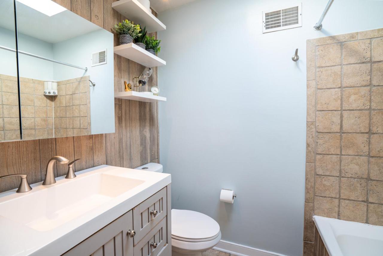 Cozy Townhouse Downtown W/ Game & Rooftop Baltimore