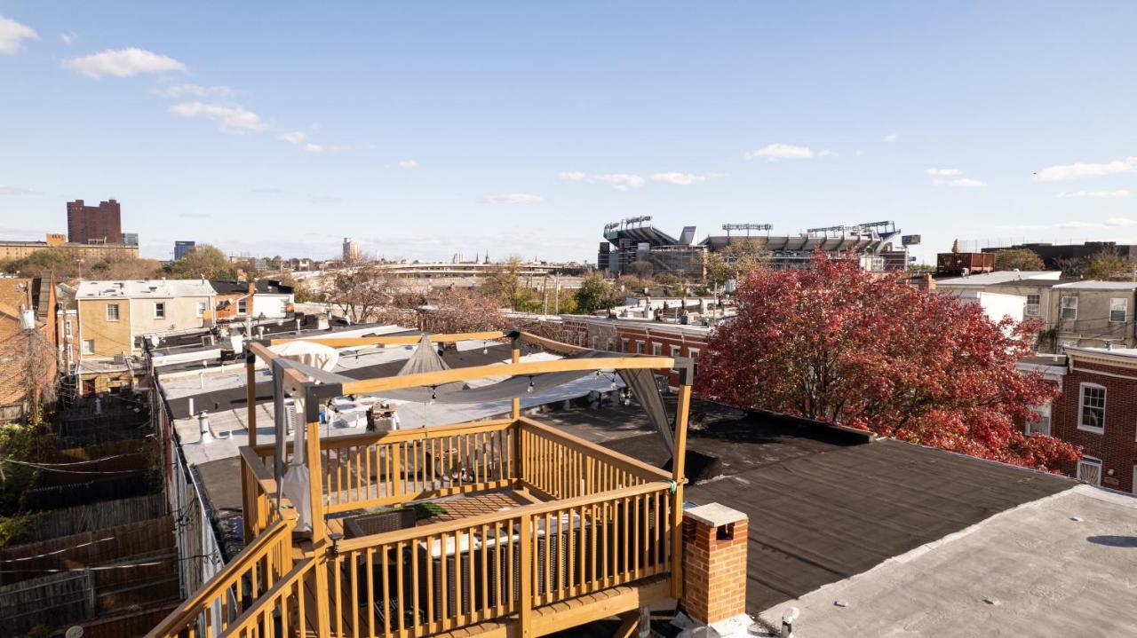 Cozy Townhouse Downtown W/ Game & Rooftop Holiday home